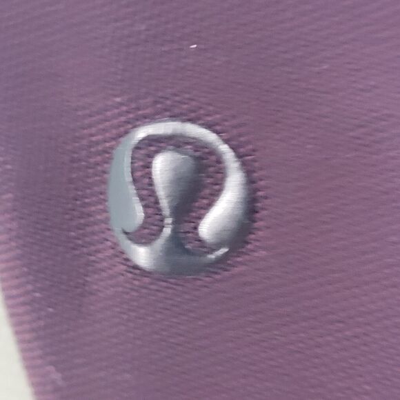 Lululemon 9" Union Shorts Mens 38 Maroon Gray Chambray Performance Chino - Picture 8 of 9